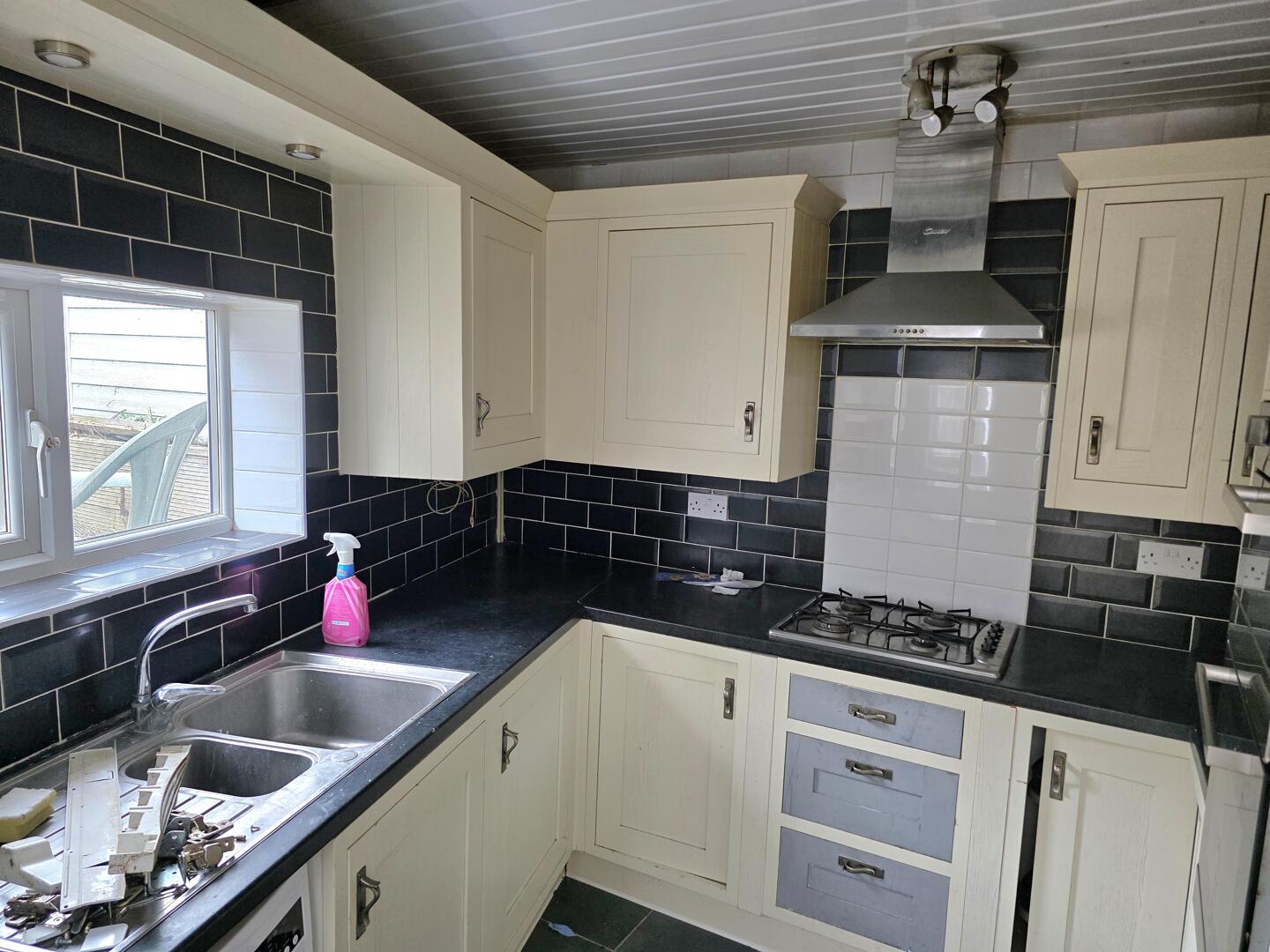 3 bed property in Camp Road, Freshwater